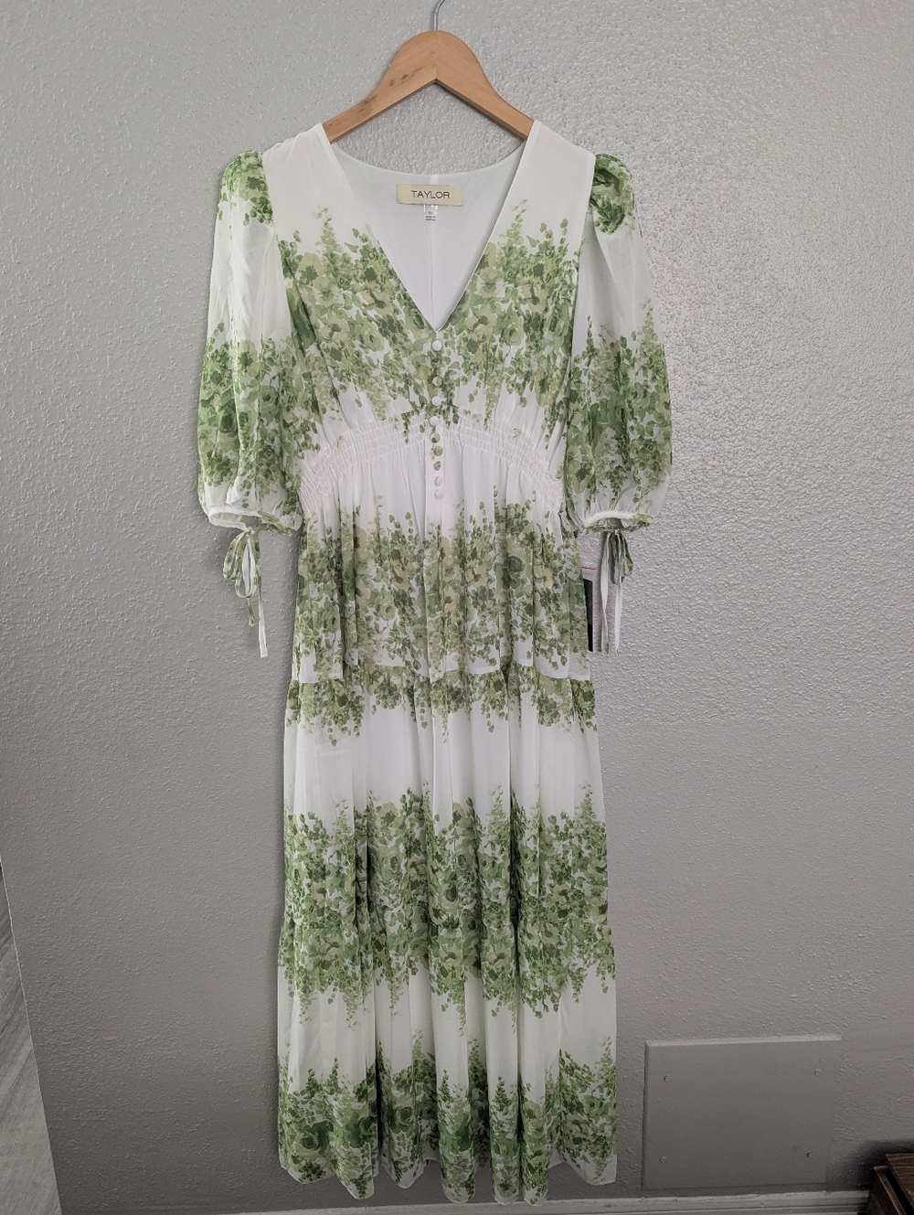 Taylor White and Green Floral Maxi Dress
